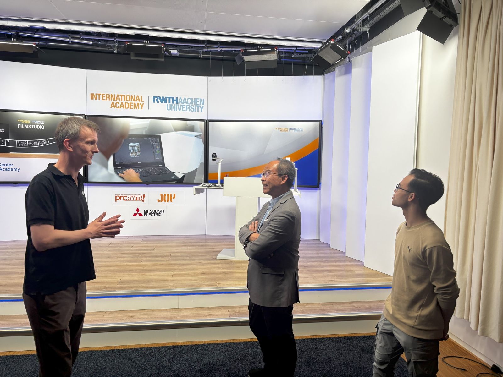 AEW - Abroad EduWorld